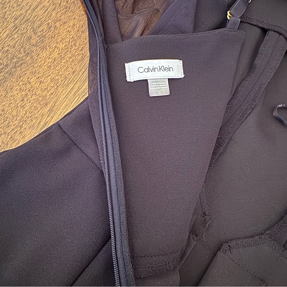 Calvin Klein Black Fit & Flare Pleated V-Neck Cocktail Dress Sheer Mesh Size 10 - Picture 5 of 9